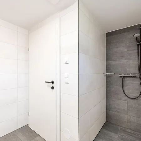 Am - By Mynests 샬레