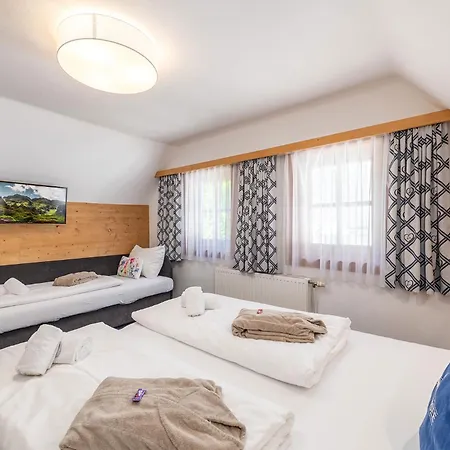 Am - By Mynests * Aich (Styria)